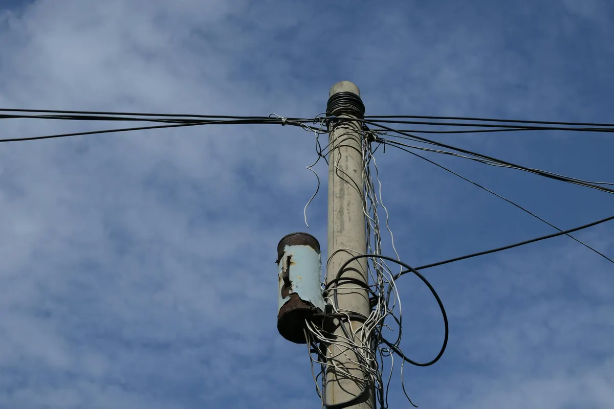Electrical contractor working in Chicago, IL