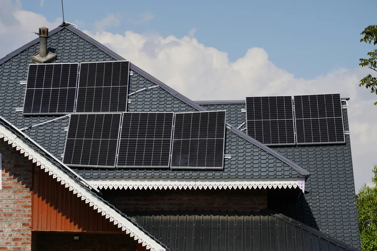 Solar work on a residential property in Arlington, TX